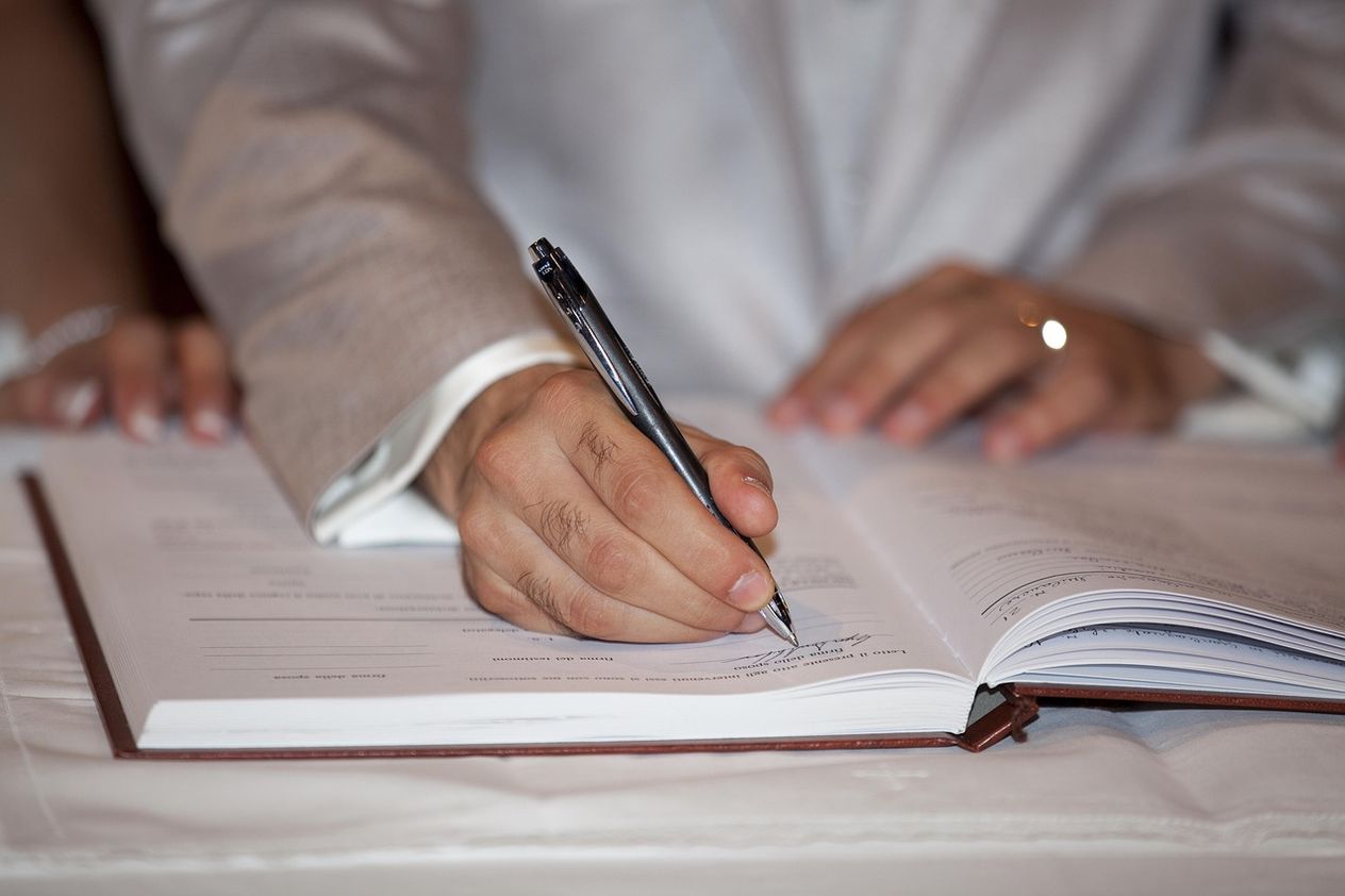 Biasy rekrutacyjne w praktyce HR: jak zmniejszyć efekt podobieństwa i halo w rekrutacji w Polsce